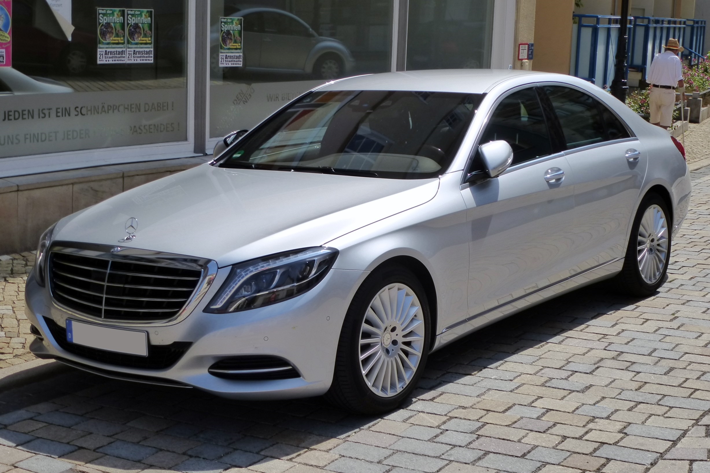 Mua xe Mercedes S-Class cũ trả tiền mặt nhanh