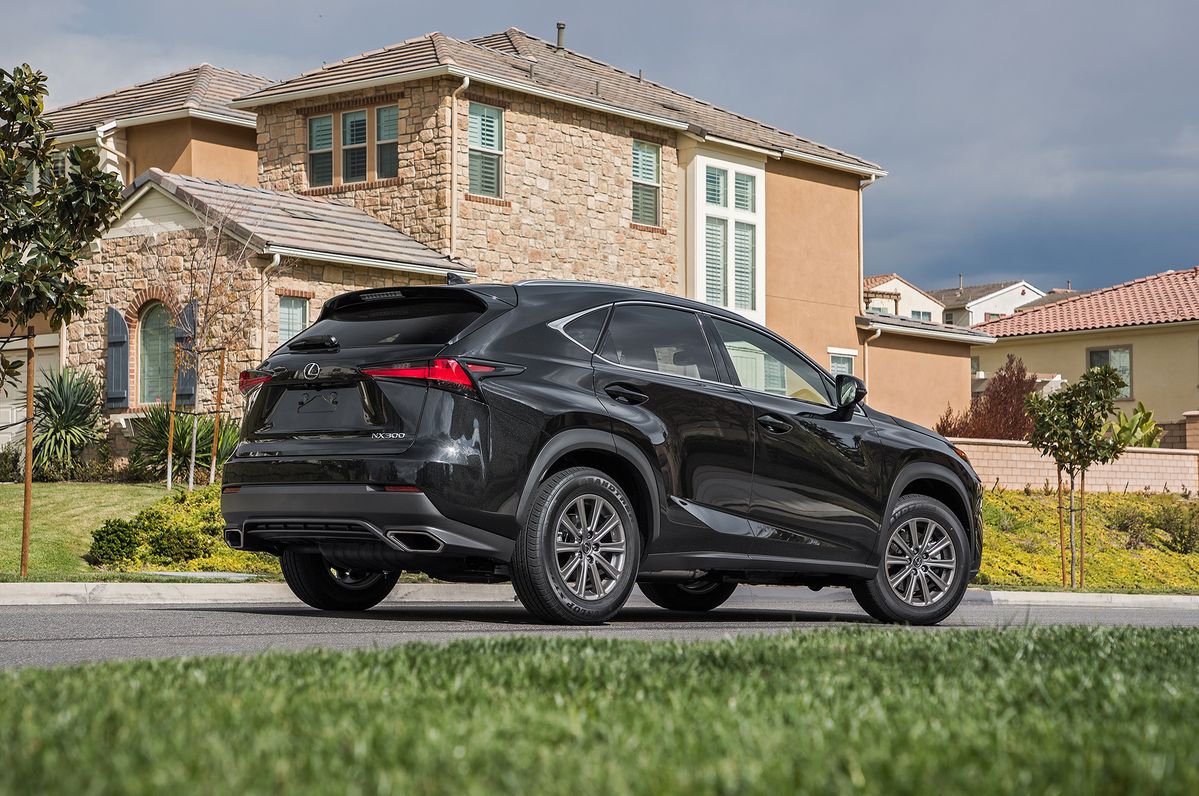 Thu mua ô tô Lexus NX cũ giá cao tận nơi