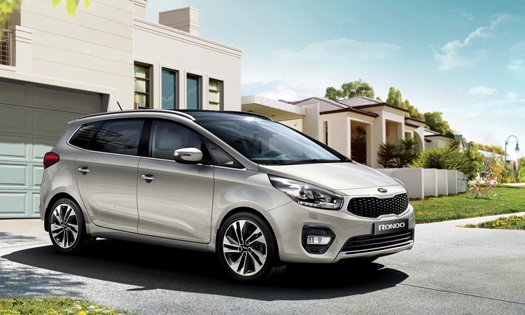 Mua xe Kia Rondo cũ giá tốt uy tín tại auto minh quân