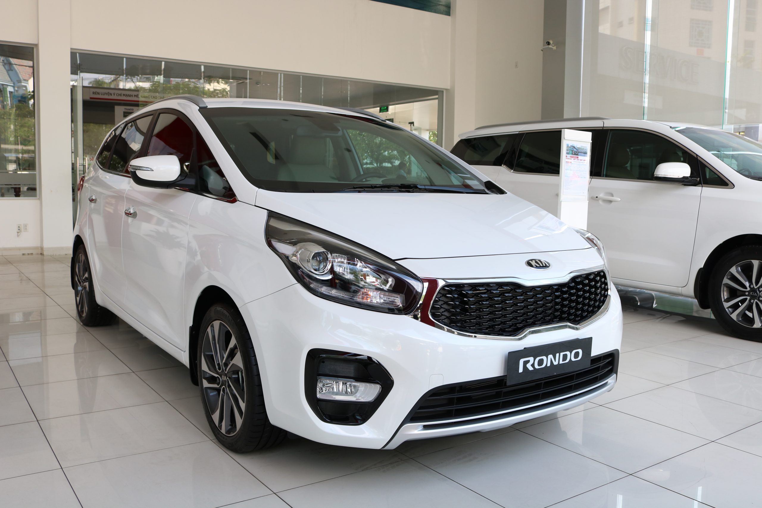 Mua xe Kia Rondo cũ giá tốt uy tín tại auto minh quân
