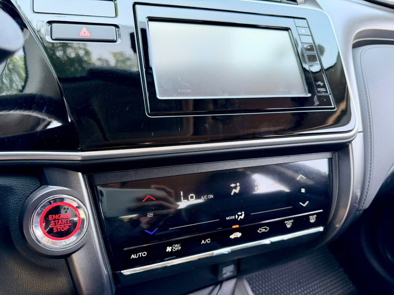 Những lợi ích khi lựa chọn dịch vụ thu mua xe cũ tại Auto Minh Quân