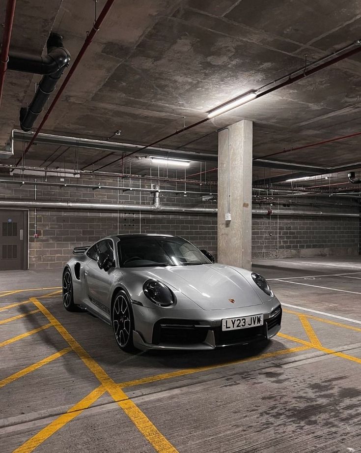 Các Yếu Tố Quyết Định Giá Khi Thu Mua Xe Auto Cũ Uy Tín