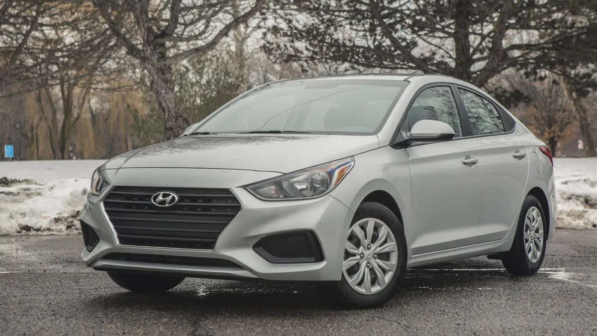 Thu mua xe Hyundai Accent cũ giá cao