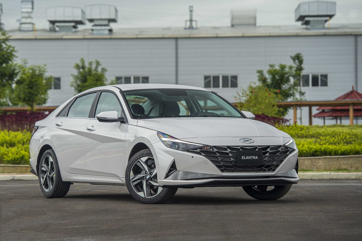 Thu mua xe Hyundai Elantra cũ giá cao