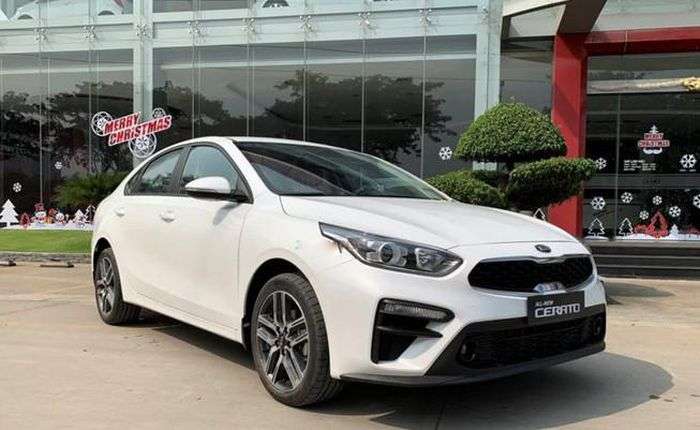 Barem Thẩm Định Khi Thu Mua Xe Kia Cerato Cũ Tại Showroom