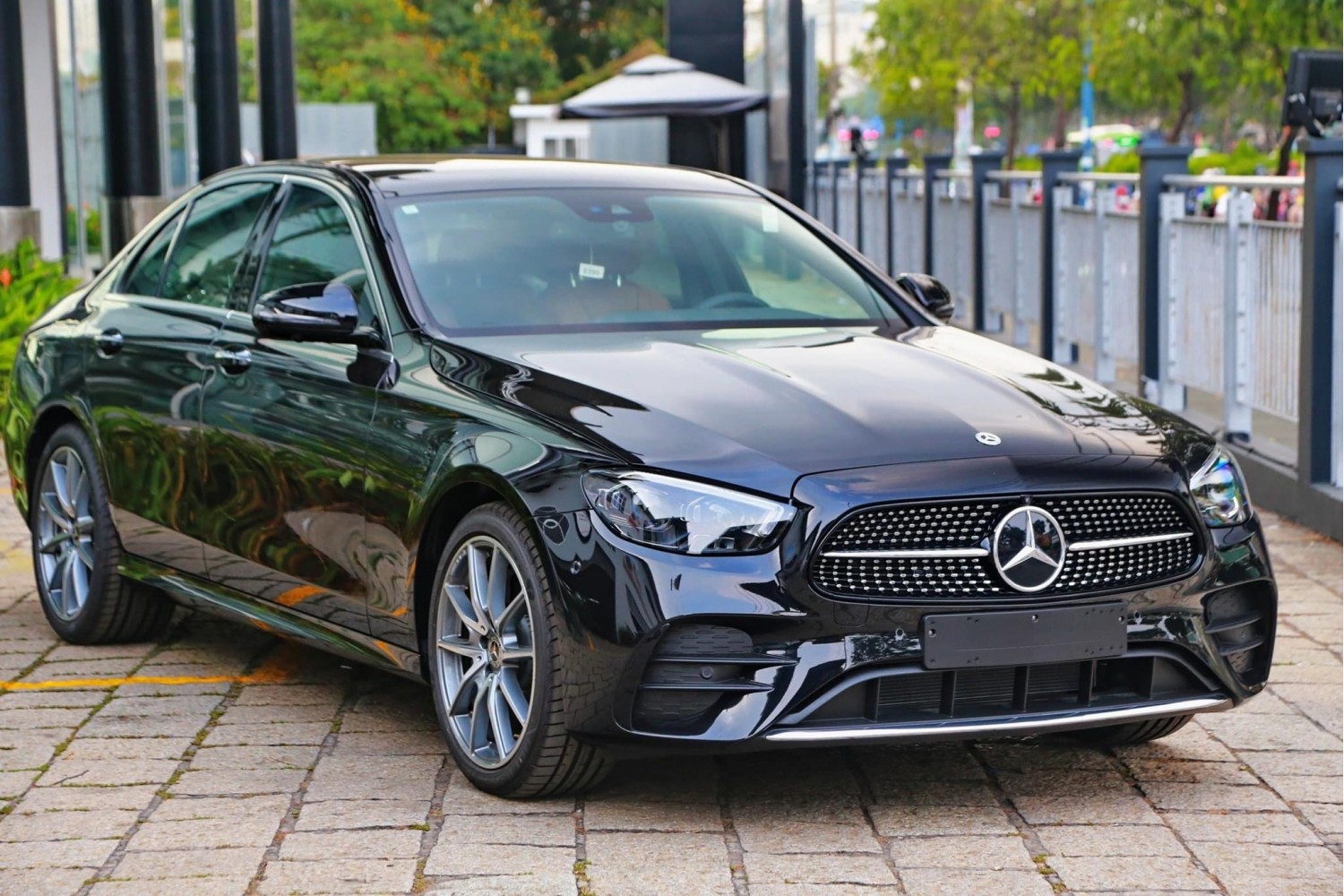 Thu mua xe Mercedes E300 cũ giá cao