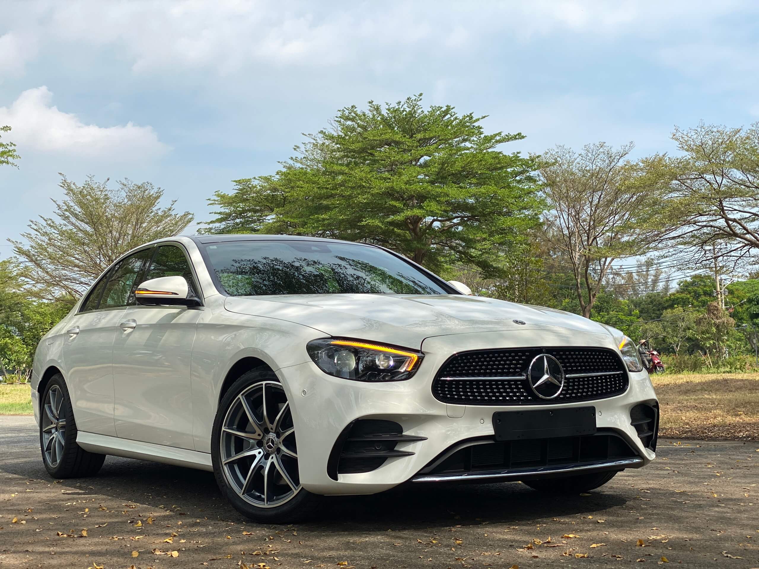 Thu mua xe Mercedes E300 cũ giá cao