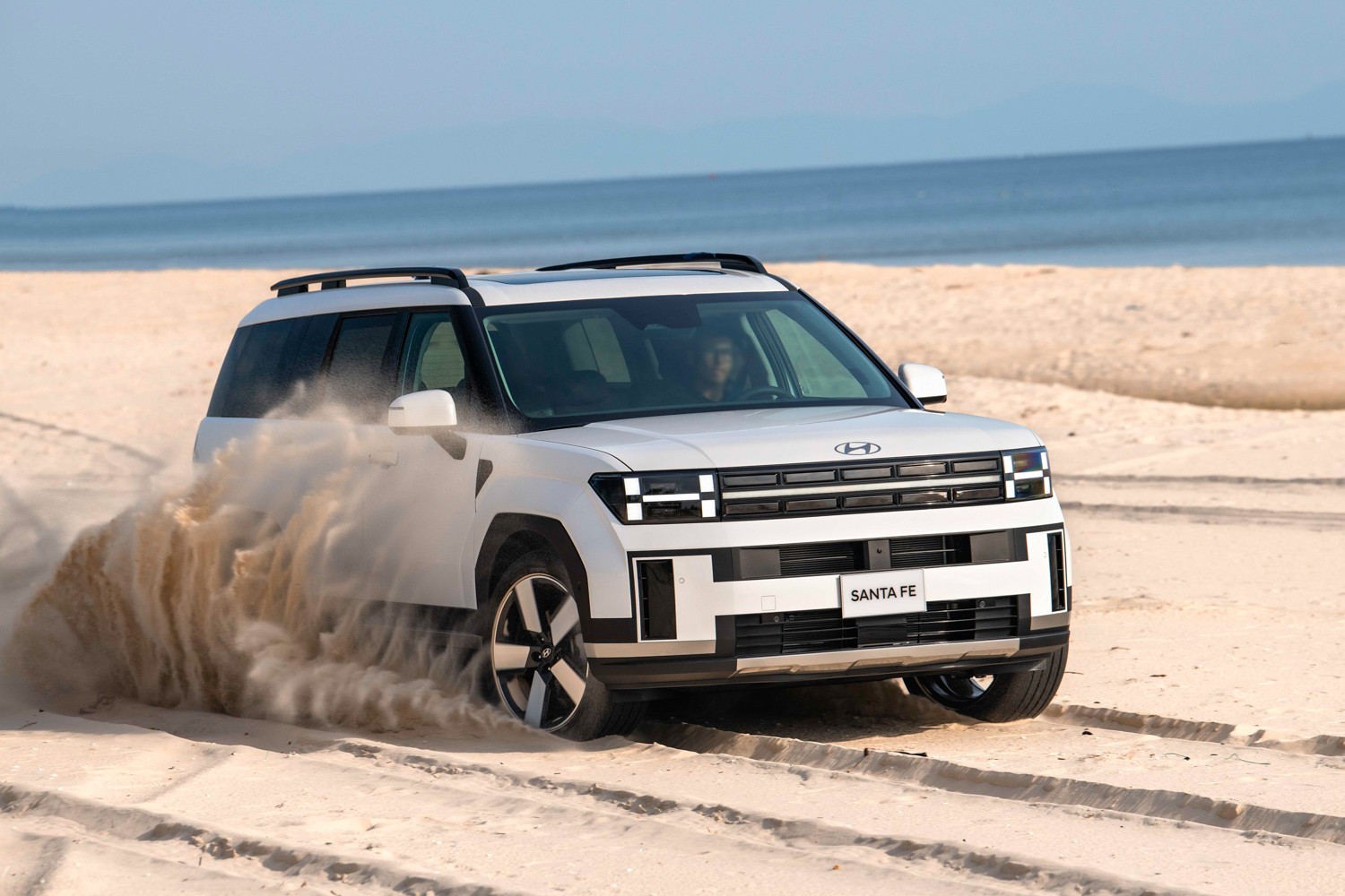 Thu Mua Xe Ô Tô Cũ Hyundai Santa Fe – Sức Hút Của Mẫu SUV 7 Chỗ Hạng D Đỉnh Cao