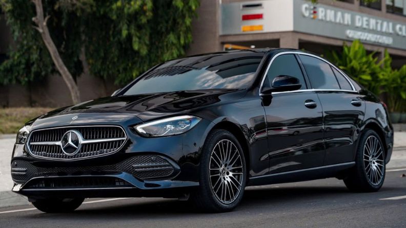 Thu Mua Xe Ô Tô Cũ Mercedes C200 – Vị Thế Của Dòng Sedan Hạng Sang