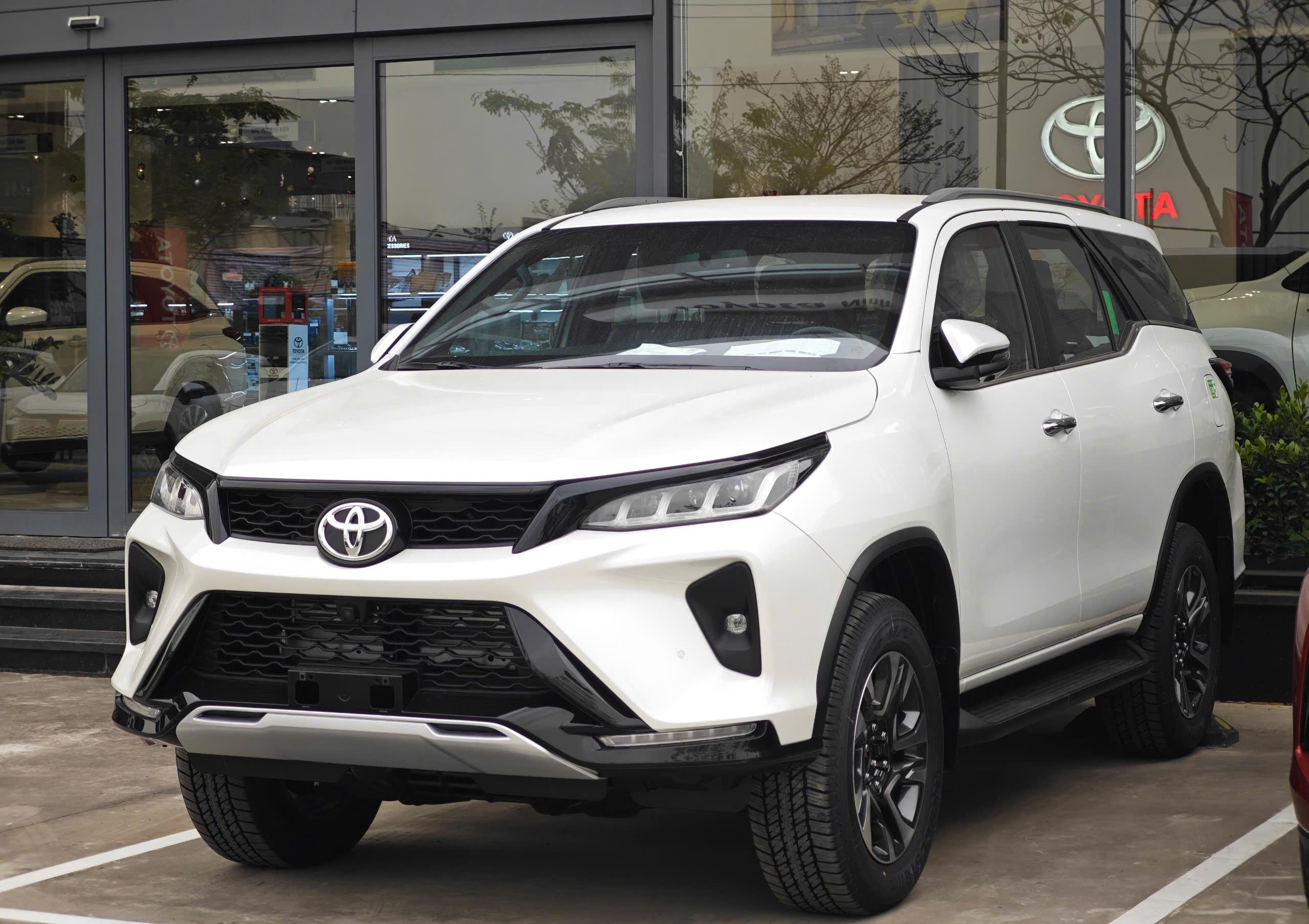 Thu mua xe Toyota Fortuner cũ giá cao