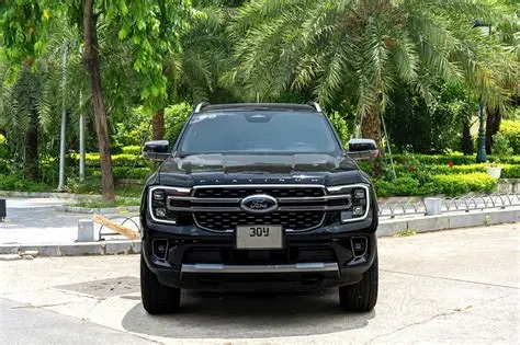 Mua ô tô Ford Everest cũ uy tín thủ tục gọn nhẹ