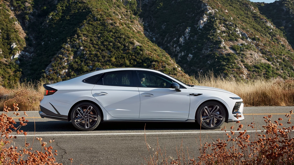 Thu mua xe Hyundai Sonata cũ uy tín chuyên nghiệp